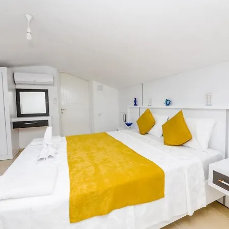 Daire Luxuriously Furnished Penthouse With Terrace Pool And Jacuzzi In Kalkan Kaş